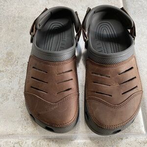 Crocs MENS 8 Yukon Vista Leather Clogs Brown Casual Comfort Slip On Shoes